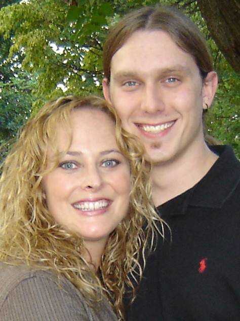 Gerald and <b>Susanne Iten</b> of Cape Girardeau announce the engagement of their ... - 1044990-L