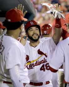 Cardinals trade backup catcher Cruz for minor league infielder