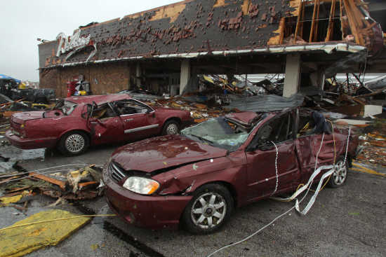 joplin tornado damage cars