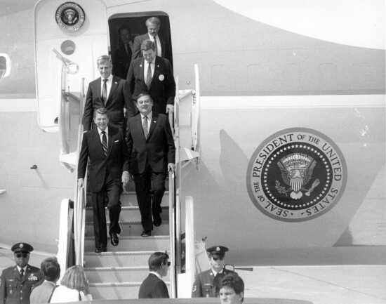 The Secret Story How Washington National Airport Got Ronald Reagan's Name -  View from the Wing